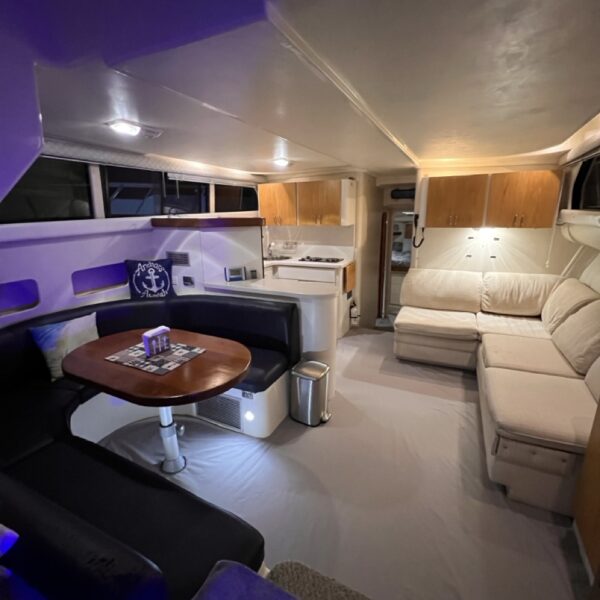 Mr lucky aka yachts 00001 de tamano grande 600x600