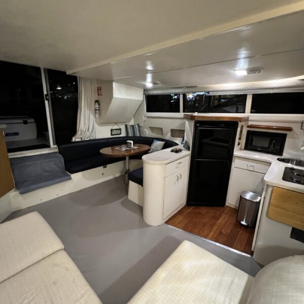 Mr lucky aka yachts 00004 de tamano grande 600x600