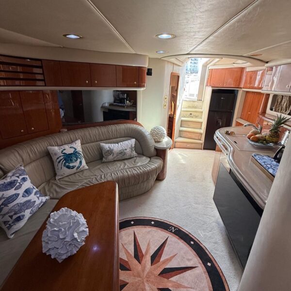 Mr lucky aka yachts 00009 de tamano grande 600x600