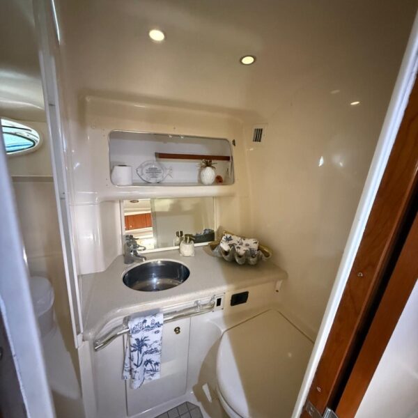 Mr lucky aka yachts 00016 de tamano grande 600x600