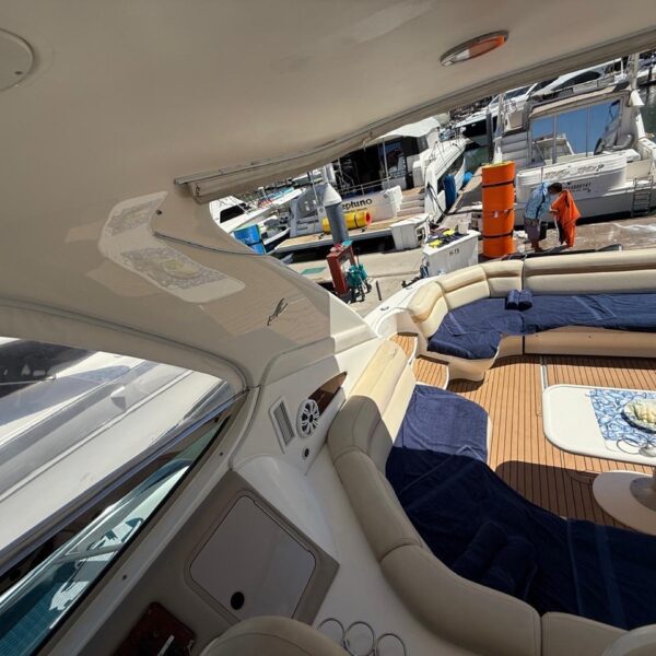 Mr lucky aka yachts 00019 de tamano grande 600x600